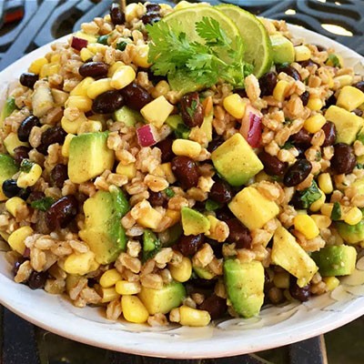 Insalata di Farro con Fagioli Neri e Mais