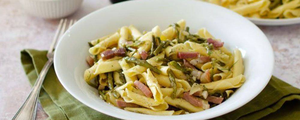 Ricetta pasta asparagi e speck